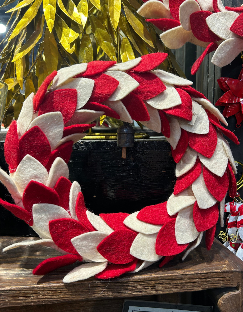 Felt Red and White Wreath (with bell)