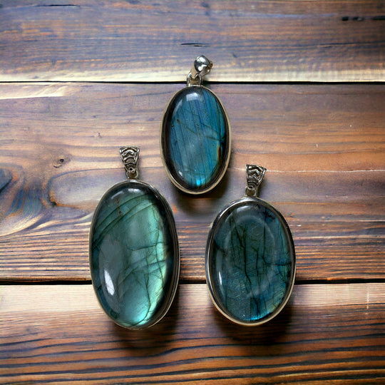 Indian Oval Labradorite Silver Pendant