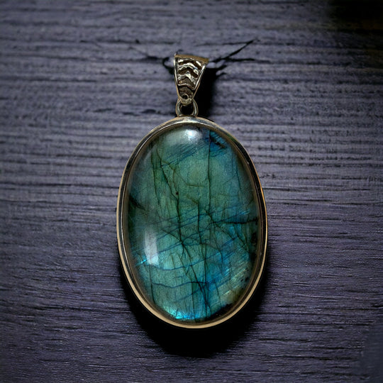 Indian Oval Labradorite Silver Pendant