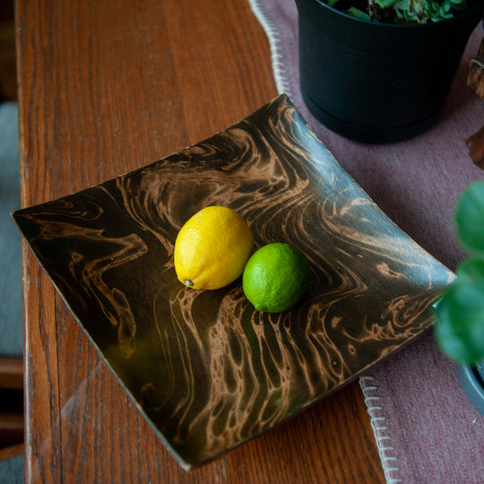 Grande assiette carrée en bois de manguier - 12" (Tigre)