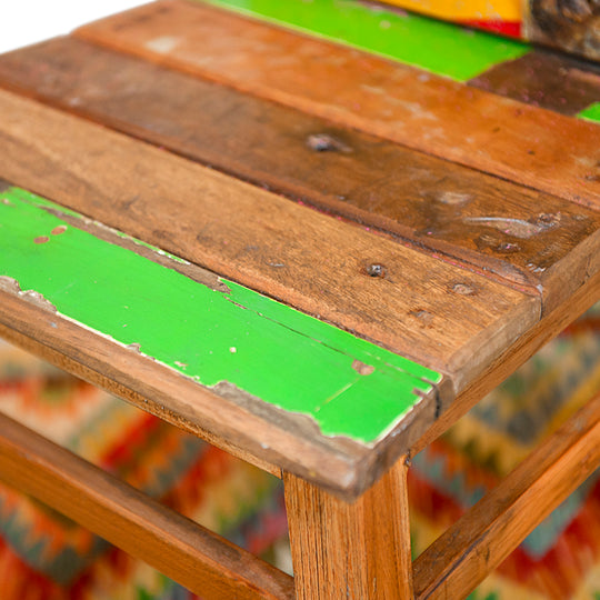 Chaise en bois récupéré avec accent jaune vert