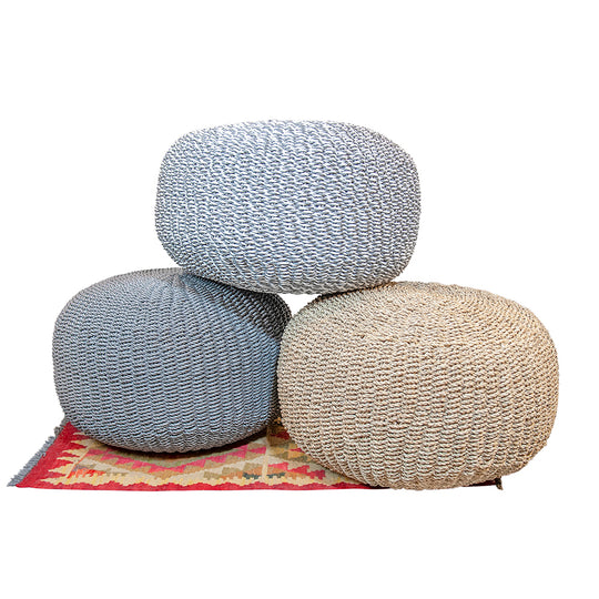 Poufs en jonc de mer tressé