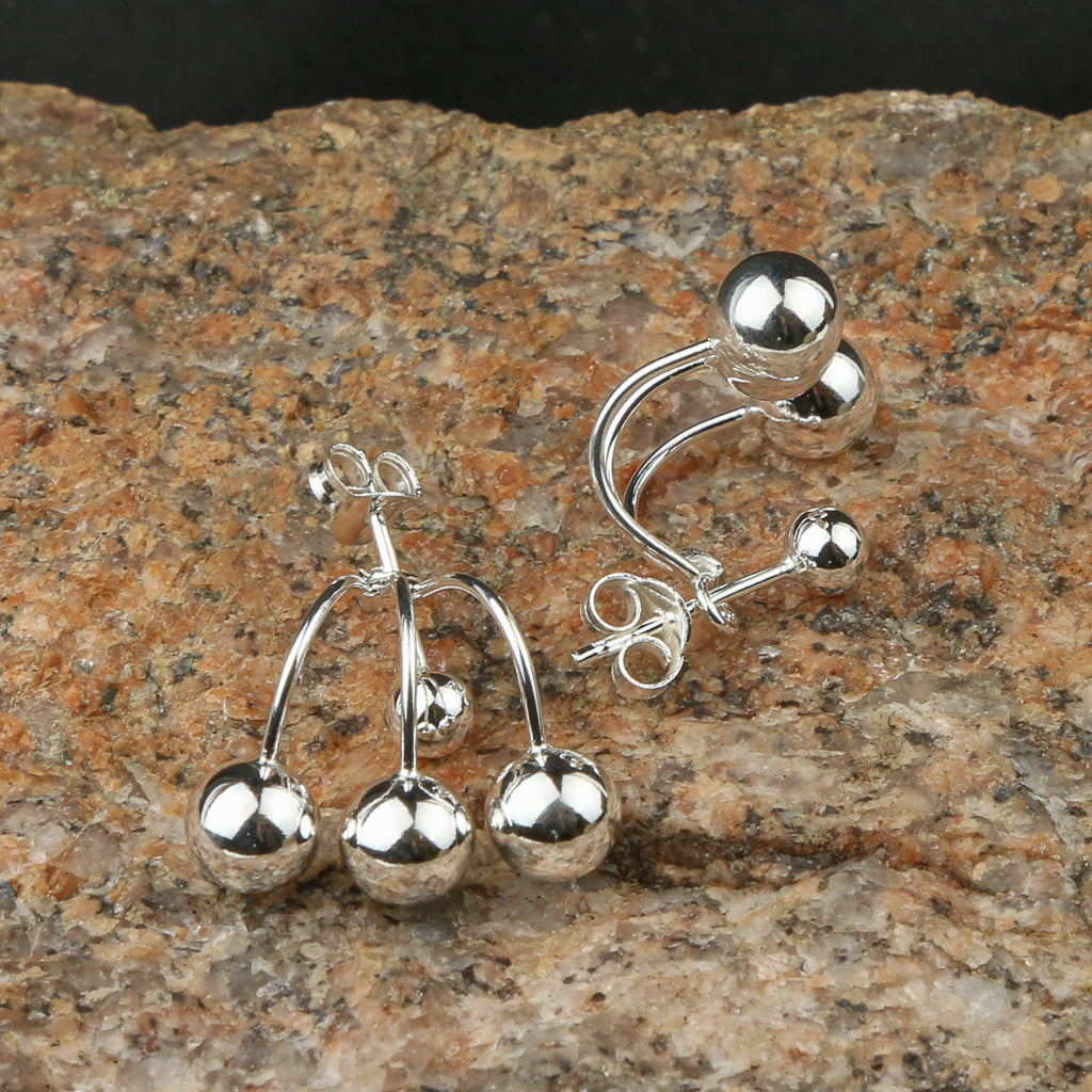 Boucle d'oreille en argent avec trois boules