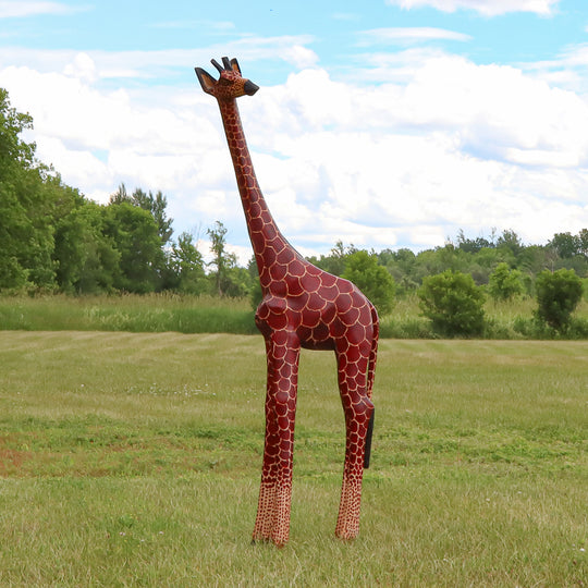 Girafe en bois de jacaranda de 60 po - rouge